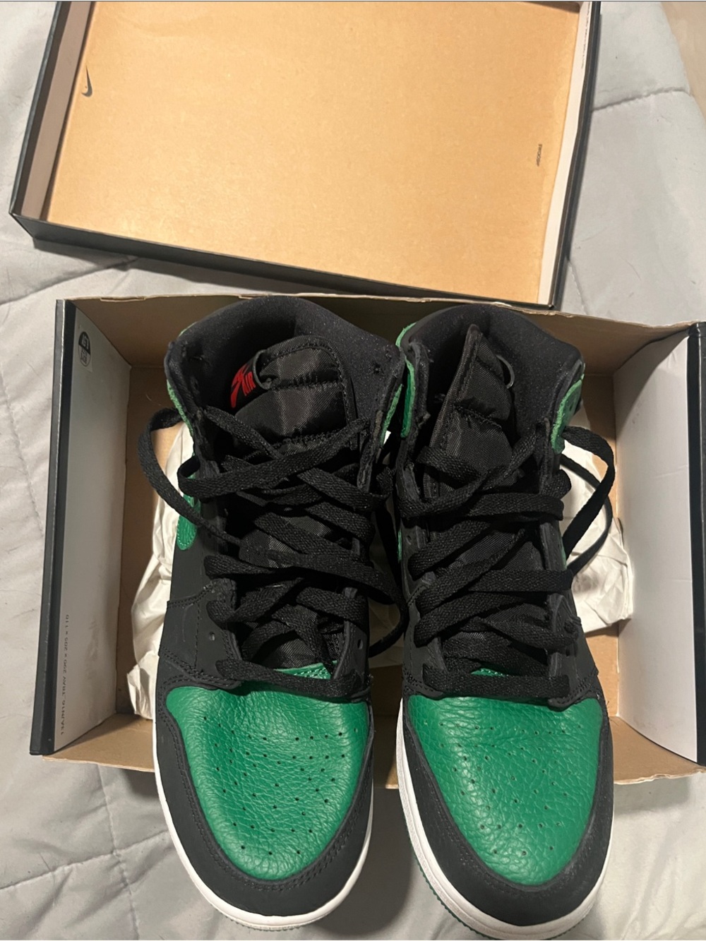 Nike Air Jordan 1 High “Pine Green” Size Youth 6.5/Women’s 8 - Picture 6 of 7